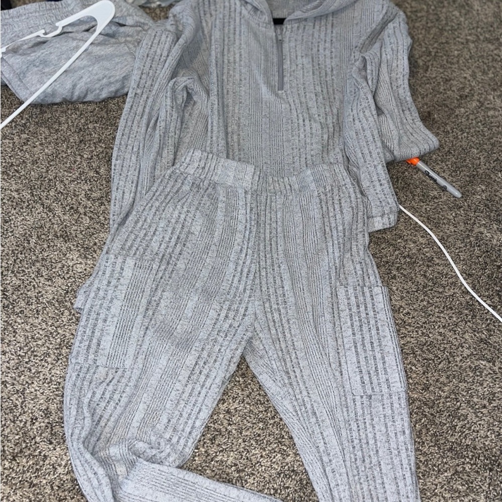 Matching set - Picture 2 of 9